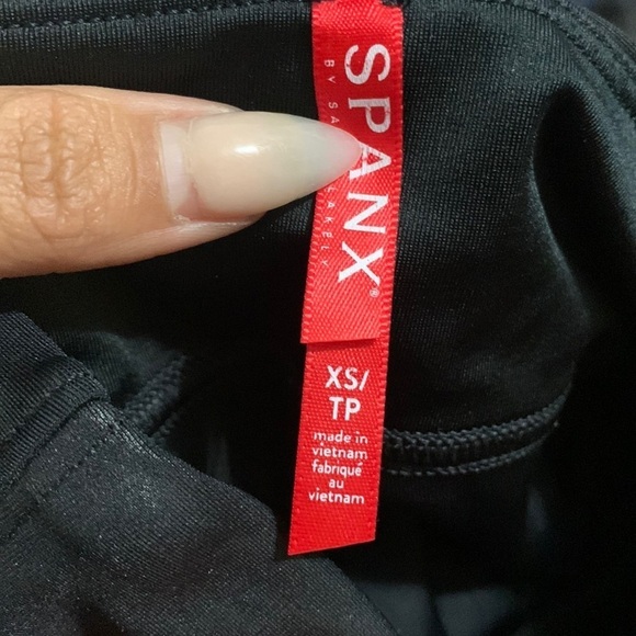 SPANX Faux Leather Moto Leggings size XS - Picture 4 of 10